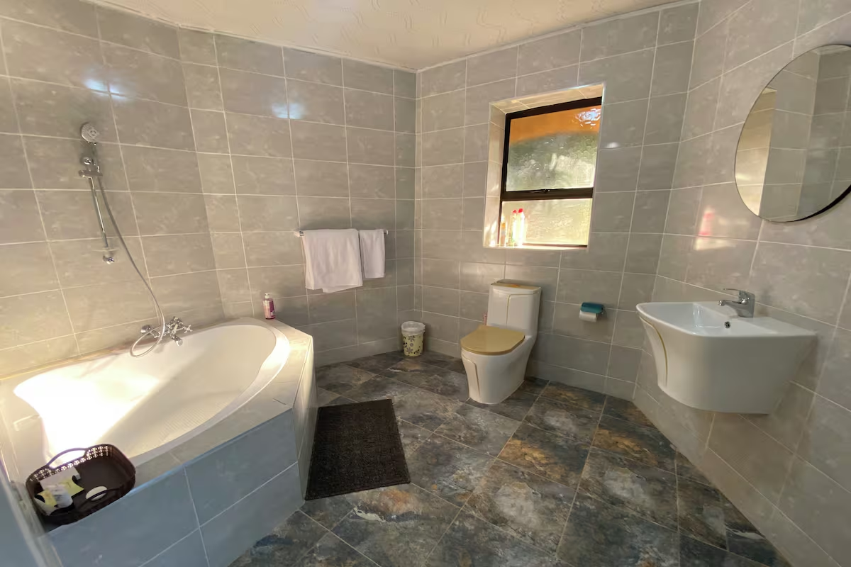 Premium Single Room — image 5