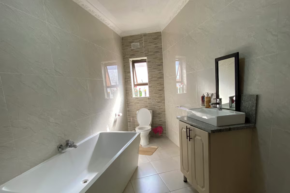 Standard Single Room — image 1