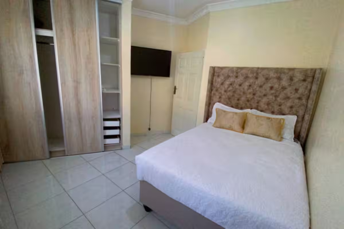 Standard Single Room — image 2